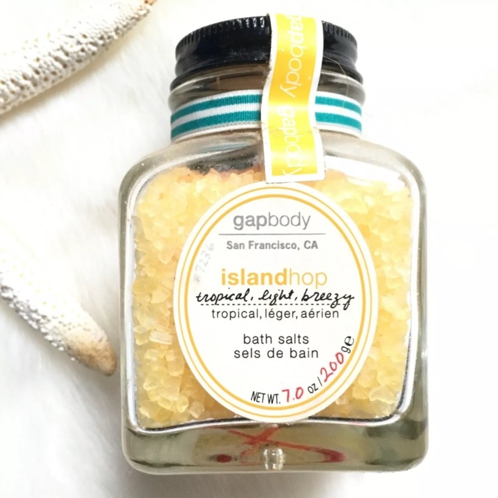 GAP BODY ISLAND HOP TROPICAL BATH SALTS